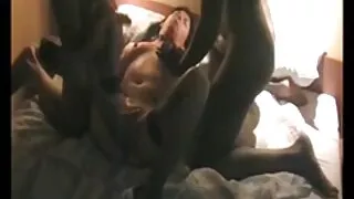 جميلة شقراء على شرفة حمامات سكسي مترحم الشمس و استمناء