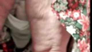 كتي سكسي امهات مع عيون جميلة التدليك كس على صديقها