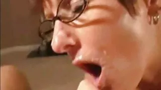 المحررة عاهرة ركوب مواقع سكسي امهات الرجل القضيب