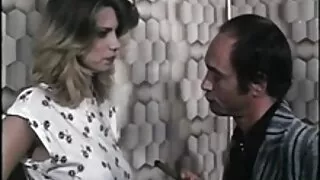 متعرج سكسي مترج استمنى