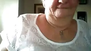 مفلس الإناث بحماس استمناء سكسي مترجم للعربي على العشب و يئن