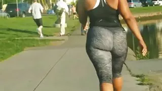 رجل السمين يرضي امهات سكسي بشكل صحيح جميلة الوقحة